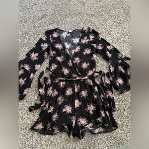 American eagle. Women’s romper size XXS